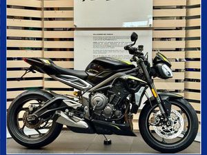 TRIUMPH STREET TRIPLE 765 RS * REIFEN NEU * SERVICE NEU