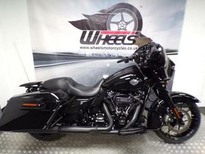 HARLEY-DAVIDSON STREET GLIDE