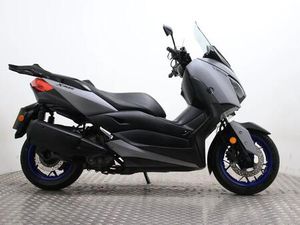 YAMAHA XMAX 300