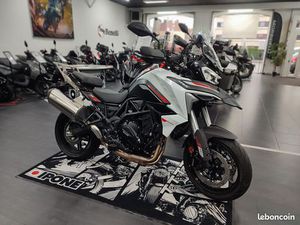 ◊❗◊ BLACK FRIDAY : BENELLI TRK 702 + ACCESSOIRES À 7299 EUROS ?