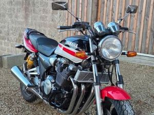 YAMAHA XJR 1300