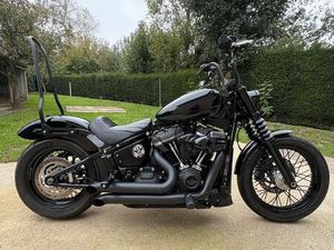 STREET BOB 1745