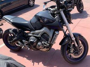 YAMAHA - MT 09
