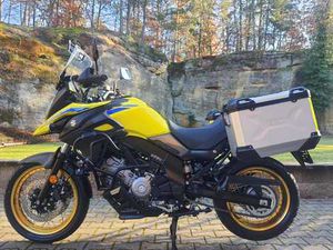 SUZUKI DL 650 V-STROM XT ABS - SUPER STAV + VÝBAVA