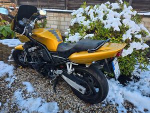 YAMAHA FZS 600