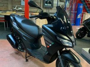 GEBRO SCOOTERS: APRILIA SXR 45KM ZWART BJ2025 MALOSSI — SCOOTERS | APRILIA — MARKTPLAATS