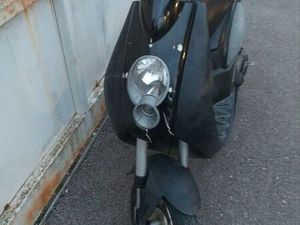 URGENT A VENDRE LUDIX ONE BIPLACE ■TOUT EST D'ORIGINE ■CARTE GRISE A JOUR ■CONTRÔLE TECHNIQUE VALIDE DATÉ DU 24/10/2025■NOMBREUSES PIÈCES NEUVES FACTURE A L'APP