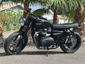 TRIUMPH STREET TWIN 900