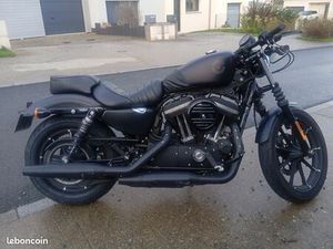 HARLEY DAVIDSON IRON 883