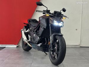 CB 750 HORNET NOIR 1ÈRE MAIN - BRIDABLE A2 - PROCHE DU NEUF