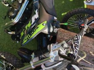 VENDS DIRT BIKE 125 CC