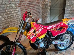 SUZUKI 250 RM