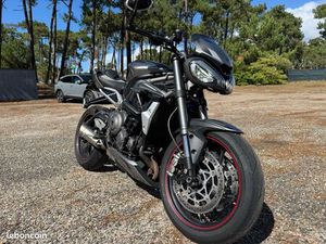 TRIUMPH STREET TRIPLE RS