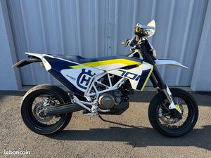 HUSQVARNA 701 SUPERMOTO SM ABS CARBONE ET AKRAPOVIC