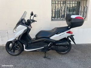 YAMAHA X-MAX 125 DE 2011 - 31200 KMS - TBE