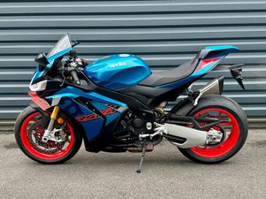 APRILIA RSV4 2025