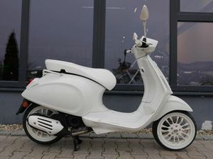 VESPA SPRINT 50 ALL WHITE - NEU - KLEINE BEULE