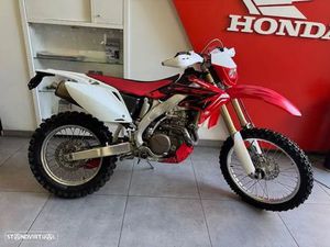 HONDA CRF VERSÃO X -ARRANQUE ELETRICO COM MATRICULA