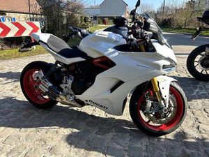 ② DUCATI SUPERSPORT 939