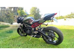 TRIUMPH STREET TRIPLE 765 RS