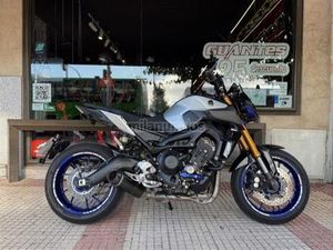 YAMAHA - MT 09