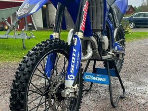YAMAHA YZ125 (REGGAD FÖR ENDURO)