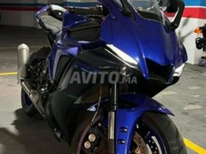 YAMAHA R1 2022