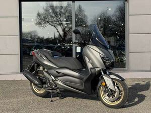 YAMAHA X-MAX 125