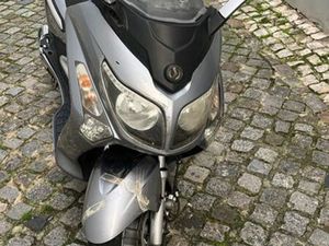 SYM 125 EVO GTS - 750 € PREÇO NEGOCIÁVEL MISERICÓRDIA