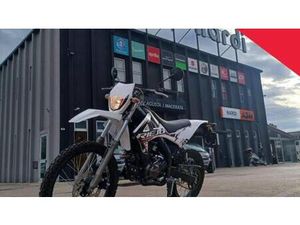 VENDO RIEJU MRT 125 LC (2023 - 25) USATA A MACERATA (CODICE 9881912) - MOTO.IT