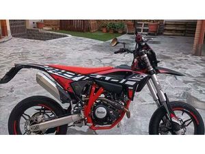 VENDO BETAMOTOR RR 125 4T MOTARD LC (2021 - 23) USATA A BAREGGIO (CODICE 9882270) - MOTO.IT
