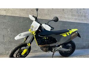 VENDO HUSQVARNA 701 SUPERMOTO (2023 - 25) USATA A MASLIANICO (CODICE 9882375) - MOTO.IT