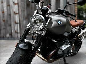 ② R NINE T SCRAMBLER 2017