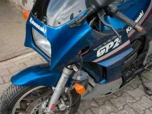 KAWASAKI - GPZ 900