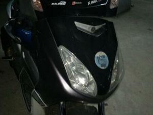 YAMAHA - XMAX