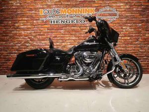 HARLEY-DAVIDSON STREET GLIDE FLHX 1690 ZWART
