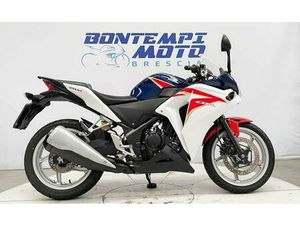 VENDO HONDA CBR 250 R (2010 - 14) USATA A CONCESIO (CODICE 9882323) - MOTO.IT