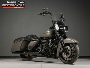 2018 ROAD KING® SPECIAL