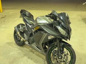 2015 NINJA 300 SE