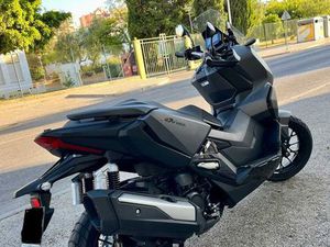 HONDA ADV 350 – ESTADO IRREPREENSÍVEL - UTILIZAÇÃO PARTICULAR FARO (SÉ E SÃO PEDRO)