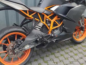 KTM RC 125 MIT ANBAUTEILEN - 11.000KM, NEUER TÜV