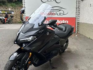 VENDO YAMAHA T-MAX 560 TECH MAX (2022 - 24) USATA A ROMA (CODICE 9882019) - MOTO.IT