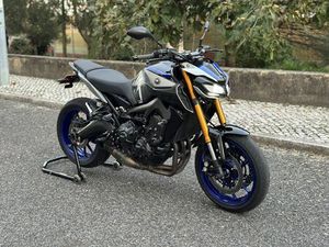YAMAHA MT-09 SP AKRAPOVIC NACIONAL QUELUZ E BELAS