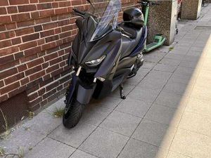 YAMAHA X-MAX 400