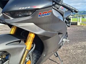 MOTO NEUVE: HONDA CBR1000RR-R FIREBLADE SP CARBON EDITION