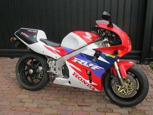 HONDA - RC45 - 750 CC - 1998