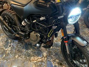 HUSQVARNA SVARTPILEN 125 EURO 5 125 CC