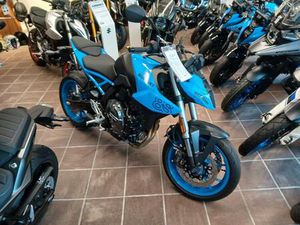 SUZUKI GSX-8S