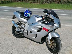 SUZUKI GSX-R 750 SRAD