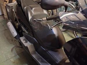 ② YAMAHA MAJESTY 125 CC AUTO RIJBEWIJS